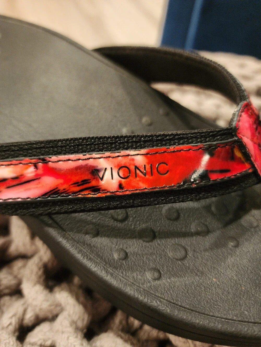 Vionic Sz 8 Flip Flop Sandals with Multicolor Straps